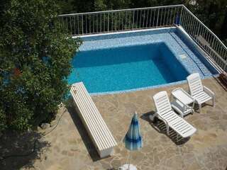 Гостевой дом Гостевой дом Тихий дворик Ялта-0