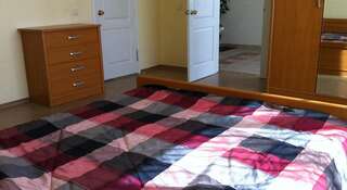 Гостевой дом Гостевой дом Тихий дворик Ялта Cемейный номер -4